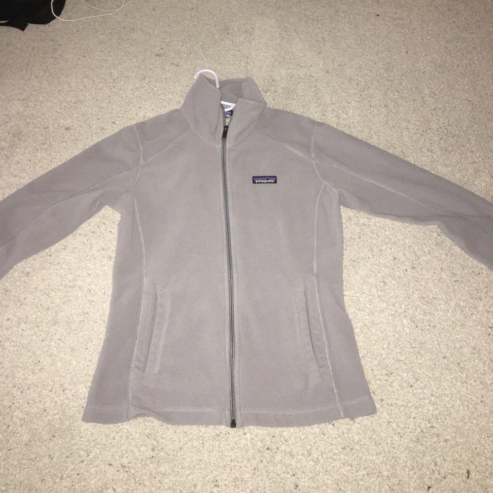 patigonia grey zip up sweater